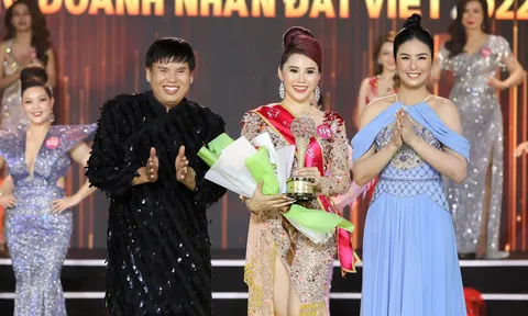 NTK Đức Minh tài trợ áo dài cho đêm chung kết cuộc thi Nữ hoàng Doanh nhân đất Việt 2022