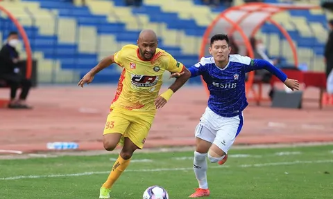 Thanh Hóa xâm chiếm ngôi đầu V-League sau trận thắng sát nút