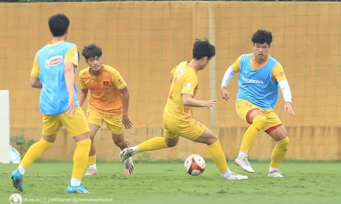 Một nhóm U23 Việt Nam đến Qatar muộn so với đồng đội