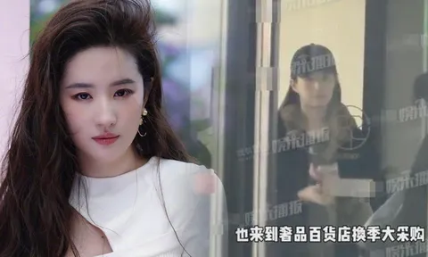 Lưu Diệc Phi lộ mặt mộc phát sáng trên phố, nhan sắc gây mê mẩn