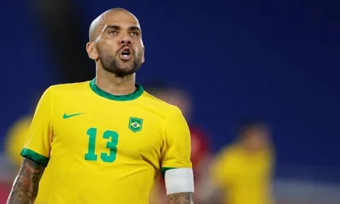 Vừa vào tù, Dani Alves đã ra tuyên bố cực cứng