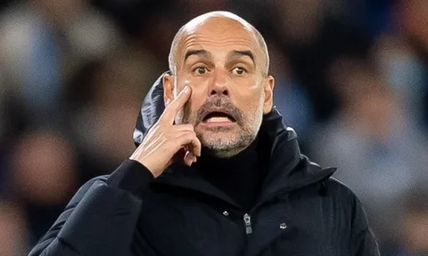 Đang yên đang lành, HLV Pep Guardiola bỗng gợi lại 'nỗi đau thế kỷ' của Liverpool