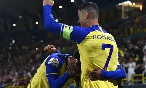 Cống hiến hết mình, Ronaldo lập đại công giúp Al Nassr lên đỉnh bảng