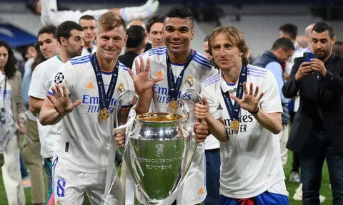 Bạn thân của Casemiro chuẩn bị gia nhập MU?