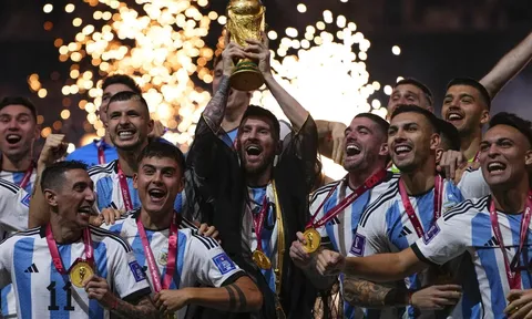 Với giá rẻ như cho, MU sẽ có ngay nhà vô địch World Cup