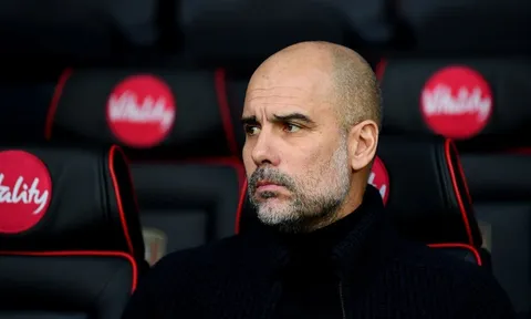 Bị đối xử bất công, HLV Man City tuyên bố không thèm quan tâm Ngoại hạng Anh nữa