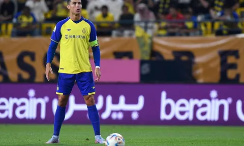 Không thể cản bước, Ronaldo tiếp tục đạt được đinh cao danh vọng nơi 'xứ người'