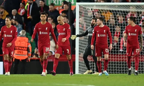 Liverpool lâm nguy, lọt top 4 vẫn không được dự Champions League?