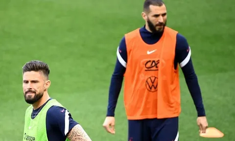 Từng coi nhau như kẻ thù, Giroud bỗng gửi thông điệp không ai ngờ tới Benzema