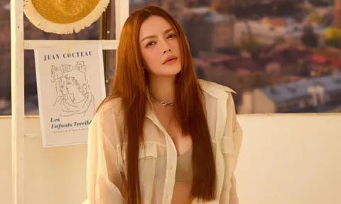 Lý Nhã Kỳ gợi cảm với sơ mi bung hết cúc, để lộ vòng 1 nóng bỏng khiến dân tình không thể rời mắt