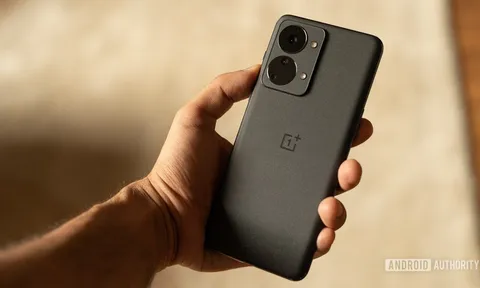 OnePlus Nord 3 rò rỉ thông số kỹ thuật: Chip Dimensity 8200, sạc nhanh 100W, bộ 3 camera sau