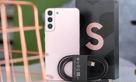Giá Galaxy S22 Plus cập nhật sau Tết: Giảm ‘khủng’ 7 triệu ‘chặt thẳng tay’ iPhone 13