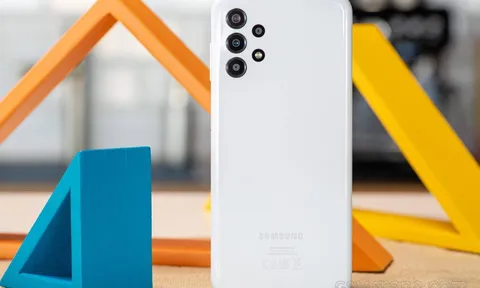Giá Galaxy A13 tháng 2/2023: Chỉ từ 3 triệu được đánh giá cao hơn cả iPhone 8 cũ