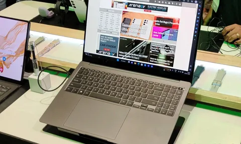 Trên tay Samsung Galaxy Book3 Ultra: Máy tính xách tay tinh tế và cao cấp hàng đầu