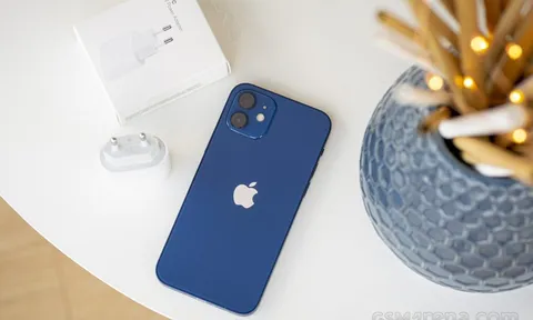 Giá iPhone 12 mới nhất tháng 2/2023 giảm sâu hơn chục triệu đồng, liên tục ‘cháy hàng’