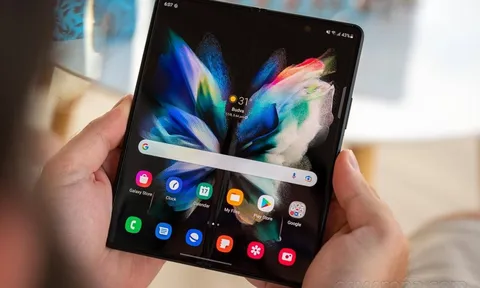 Cập nhật giá Galaxy Z Fold 3 mới nhất: Giảm tới 19 triệu khiến khách Việt ngỡ ngàng