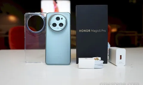 Trên tay Honor Magic 5 Pro: Bộ 3 camera 50MP đẳng cấp, thiết kế mỏng nhẹ cạnh tranh với iPhone 14 Pro Max