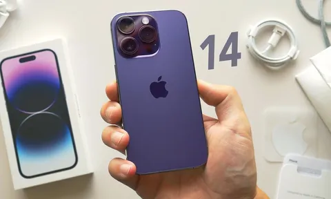 iPhone 14 Pro Deep Purple là chiếc iPhone được nhiều người ưa chuộng nhất trong dòng 14