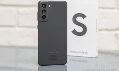 Giá đập hộp Galaxy S21 FE 5G giữa tháng 3 giảm sâu, siêu phẩm một thời nay chỉ còn hơn 10 triệu