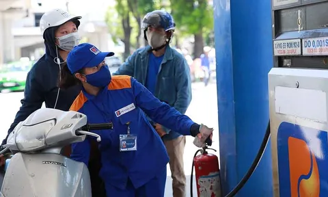 Giá xăng dầu hôm nay ngày 18/1: Tăng phi mã