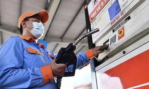 Giá xăng dầu hôm nay ngày 8/2: Tăng phi mã