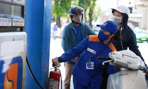 Giá xăng dầu hôm nay ngày 16/2: Tiếp tục giảm mạnh