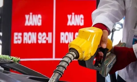 Giá xăng dầu hôm nay ngày 20/2: Đột ngột quay đầu tăng sau khi liên tiếp giảm