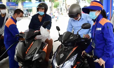 Giá xăng dầu hôm nay ngày 24/2: Lại quay đầu tăng mạnh
