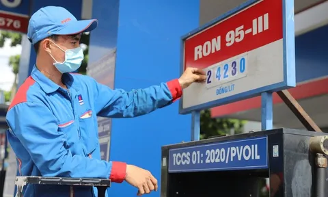 Giá xăng dầu hôm nay ngày 6/3: Tiếp tục lao dốc
