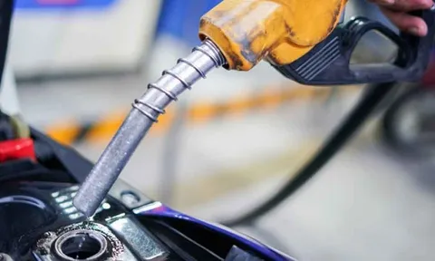 Giá xăng dầu hôm nay ngày 7/3: Quay đầu tăng nhẹ
