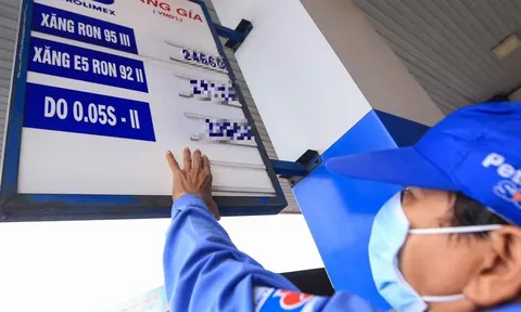 Giá xăng dầu hôm nay ngày 14/3: Tiếp tục giảm mạnh