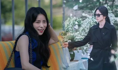 Phủ đầy đồ hiệu, Song Hye Kyo vẫn bị 'ác nữ' Lim Ji Yeon 'vượt mặt' trong cuộc chiến thời trang