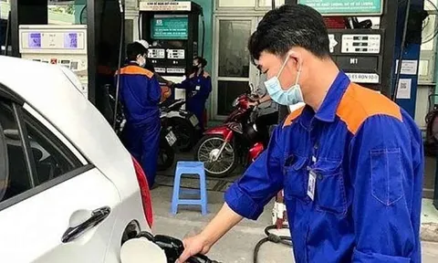 Giá xăng dầu hôm nay ngày 21/3: Tiếp tục lao dốc không phanh