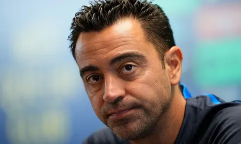 HLV Xavi chính thức lên tiếng về vụ Dani Alves đi 'bóc lịch'