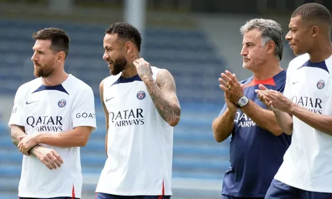 PSG rối như 'tơ vò' vì Lionel Messi