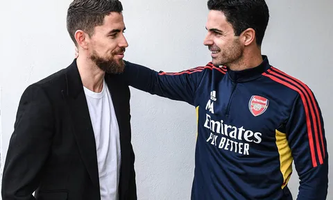 Jorginho bất ngờ làm thay việc chỉ đạo của Mikel Arteta tại Arsenal
