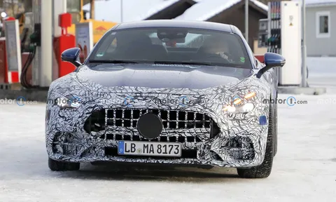 Rò rỉ hình ảnh xe hiệu suất Mercedes-AMG GT Coupe thế hệ mới