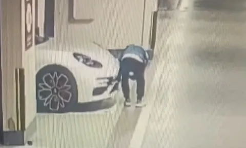 Chủ xe Porsche nhận án tù vì... chỉnh sửa biển số xe