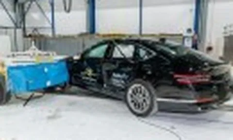 Hàn chục ngàn xe sang Hyundai bị triệu hồi vì nguy cơ nổ dây đai an toàn