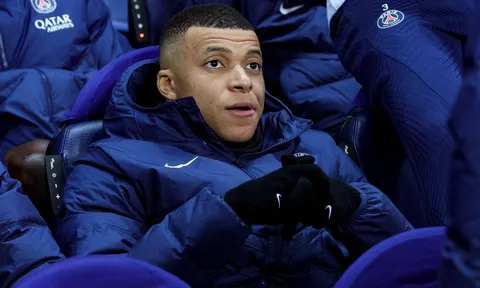 Ngồi dự bị, Mbappe phản ứng thế nào trong ngày PSG thất thủ tại cúp C1?