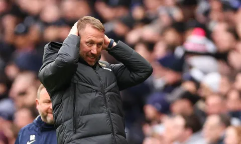 HLV Graham Potter đi vào lịch sử Chelsea sau trận thua Tottenham