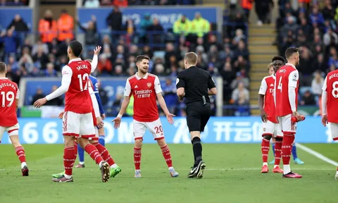 Arsenal lại bị trọng tài xử ép trong trận đấu với Leicester?