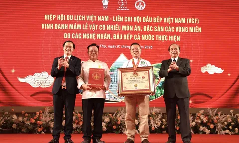 Liên chi hội Đầu bếp Việt Nam lập kỷ lục mâm lễ cúng nhiều nhất Việt Nam