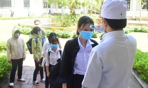 Tạm dừng coi thi THPT đối với 2 giáo viên là F1 của bệnh nhân 786