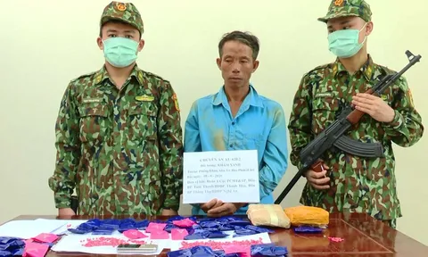 Bắt quả tang người đàn ông vận chuyển 12.000 viên ma túy tổng hợp