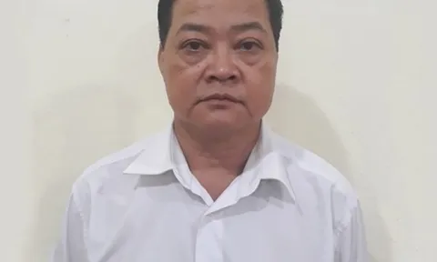 Phó Hiệu trưởng ở Bắc Kạn hút thuốc phiện ngay tại phòng làm việc