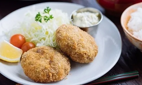 3 bước đơn giảm làm món thịt viên giòn tan kiểu Nhật