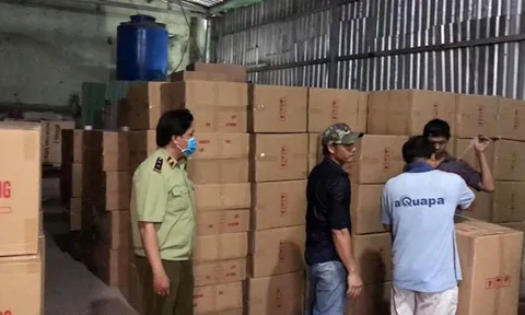 TP. HCM: Phát hiện kho hàng gần 1 triệu khẩu trang chuẩn bị xuất sang Campuchia