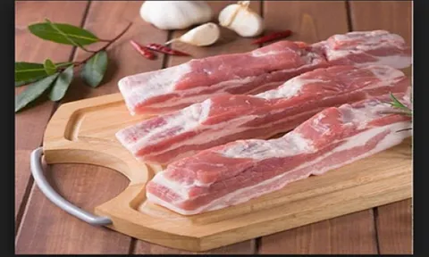 Mách chị em bí quyết lựa chọn thịt heo tươi ngon tránh hàng kém chất lượng