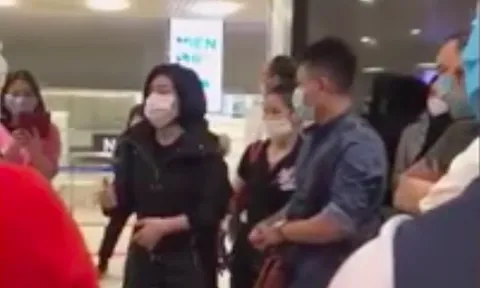 Vụ nhóm hành khách to tiếng tại sân bay Nội Bài: Đại diện sân bay nói gì?